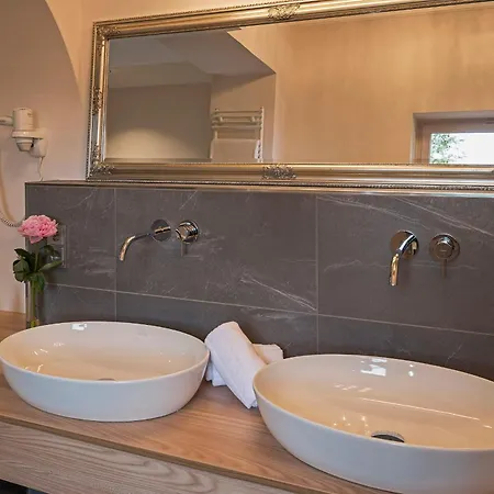 Villa Ludwig Suite Hotel (Adults Only)-3